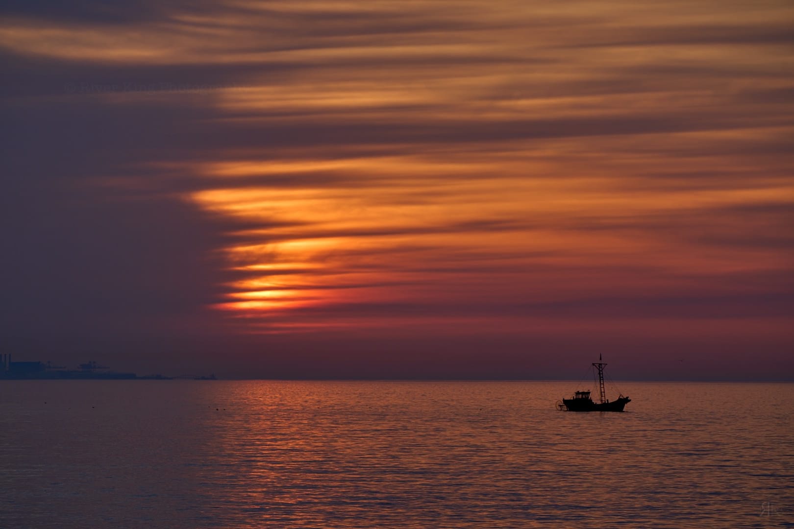 Dalian: The Sky's Canvas Before Dawn 6