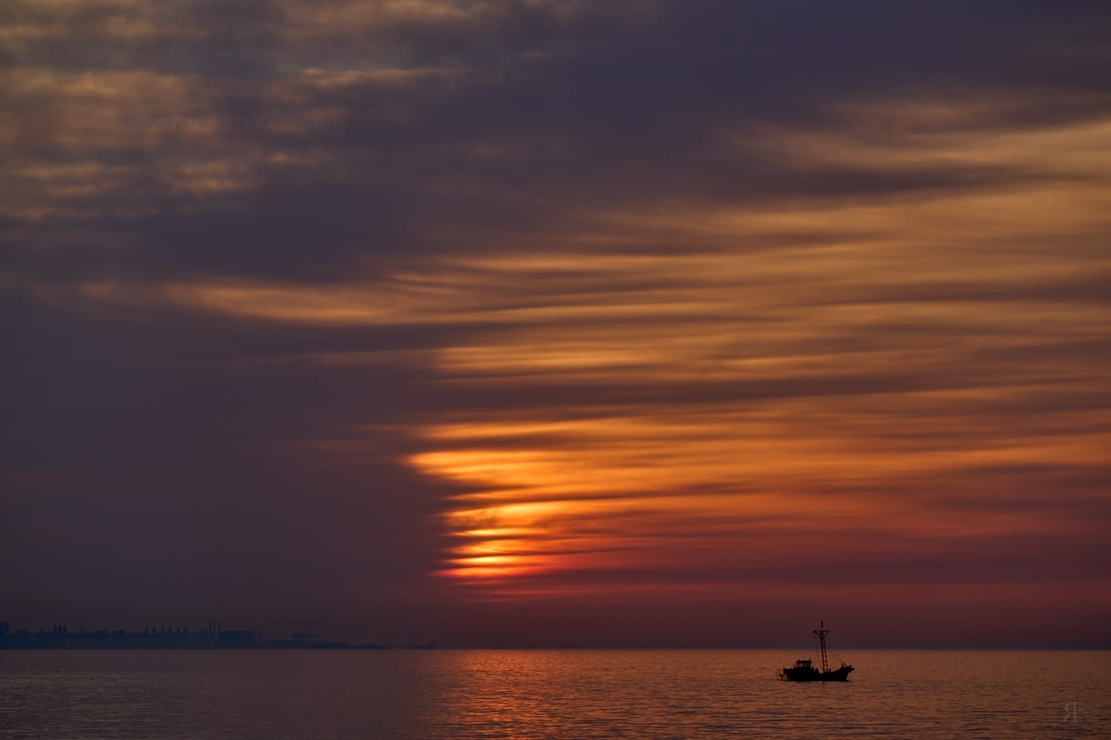 Dalian: The Sky's Canvas Before Dawn 7